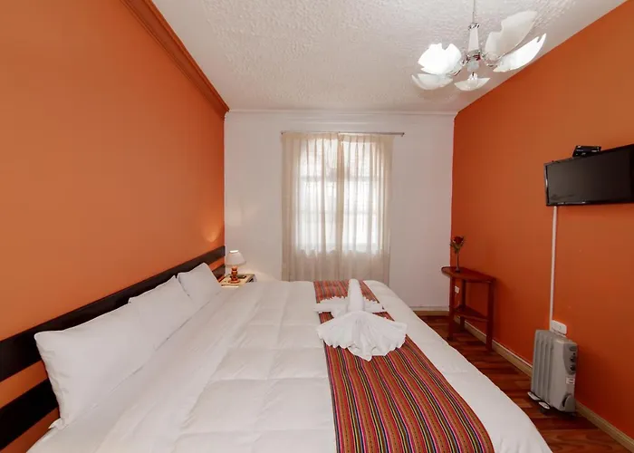 Carlos V Hotel 2*