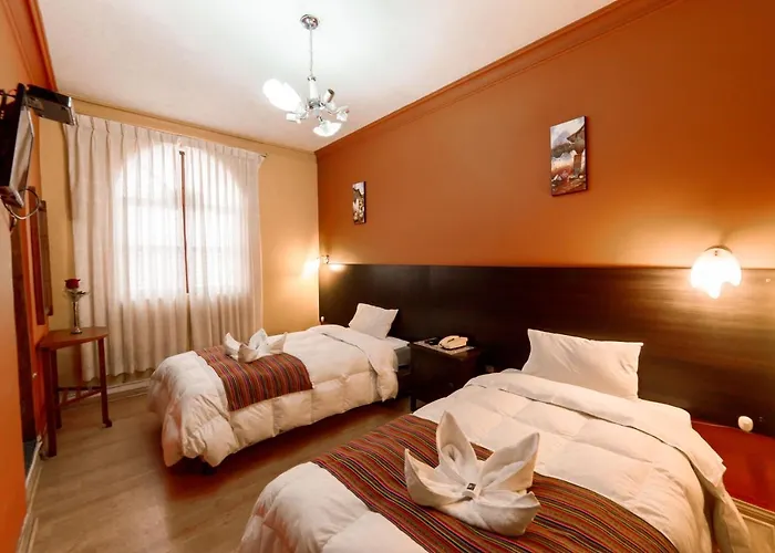 Carlos V Hotel 2*