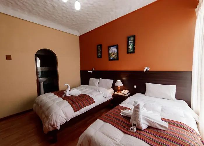 Carlos V Hotel 2*